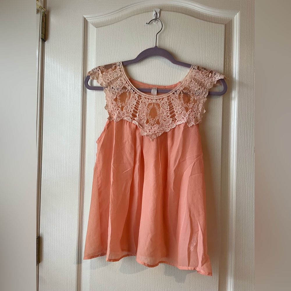 Francesca’s Peach Blouse with Lace